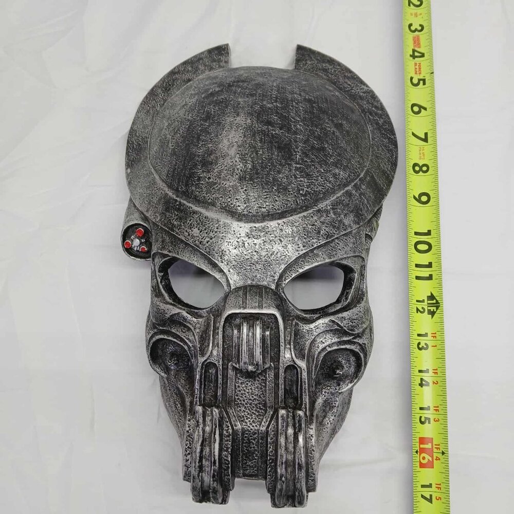 Alien Predator Mask Wall Decor - Picture 8 of 9